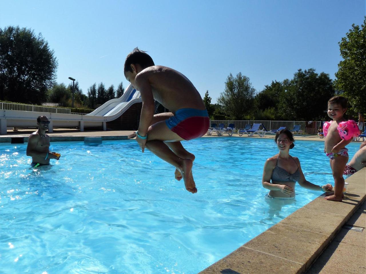 Camping Les Portes Du Beaujolais Анс Экстерьер фото