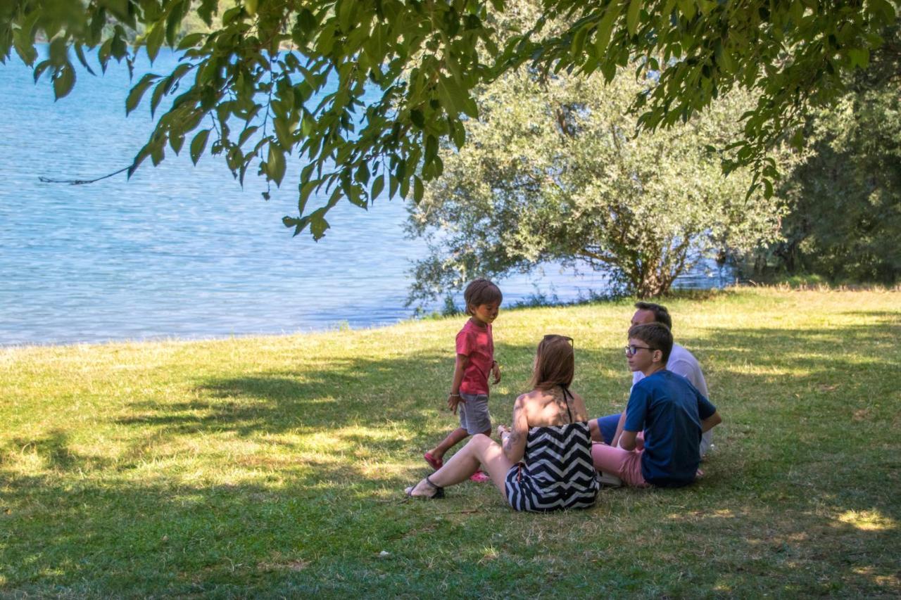 Camping Les Portes Du Beaujolais Анс Экстерьер фото